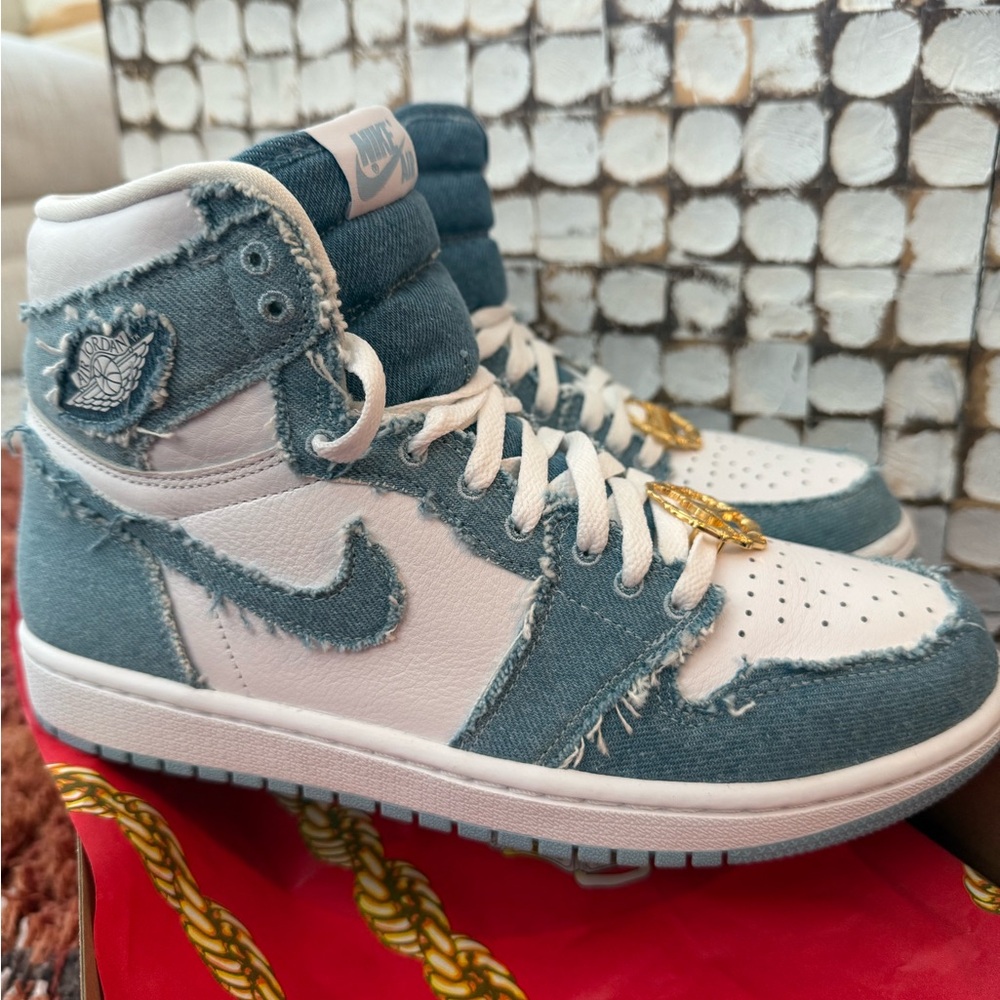 Women’s Air Jordan 1 Retro High OG Denim W 9.5